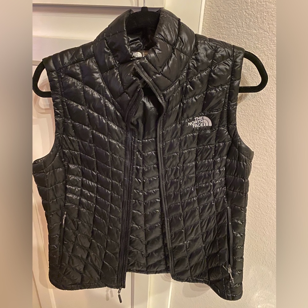 NORTHFACE BLACK PUFFER VEST size M